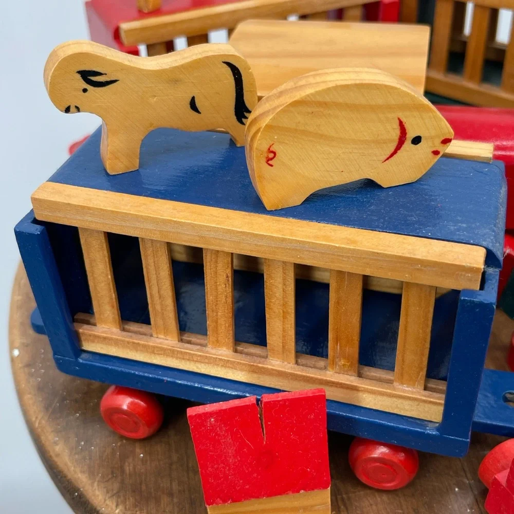 ⭐️International Silver 1994 Colorful Wooden Animal Train Set